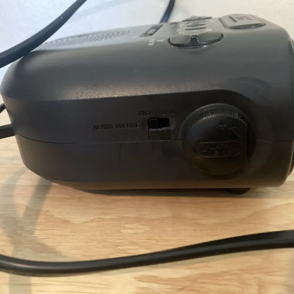 Sony Dream Machine Clock Radio ICF-C318. Tested And Working
